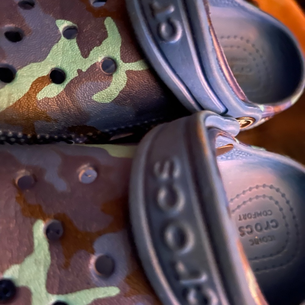 Shoe - Picture 2 of 8